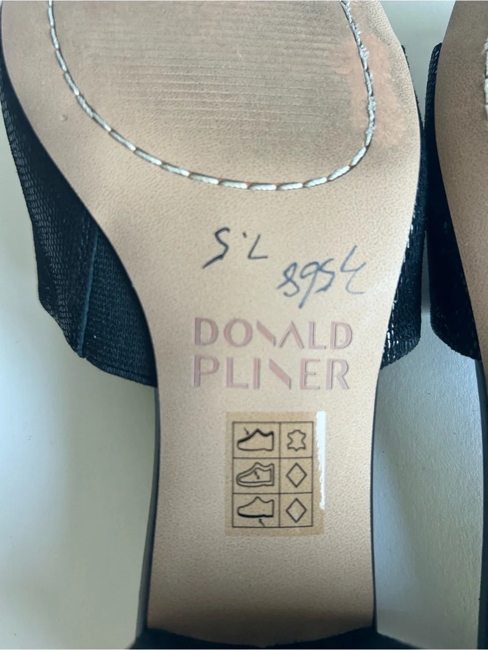 Donald Pliner NAIA 85 Black Leather Lizard Print Heeled Sandals size 7.5